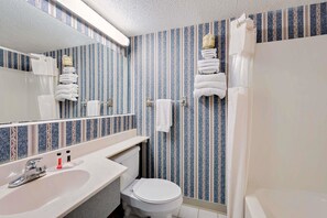 Desk, free cribs/infant beds, rollaway beds, free WiFi