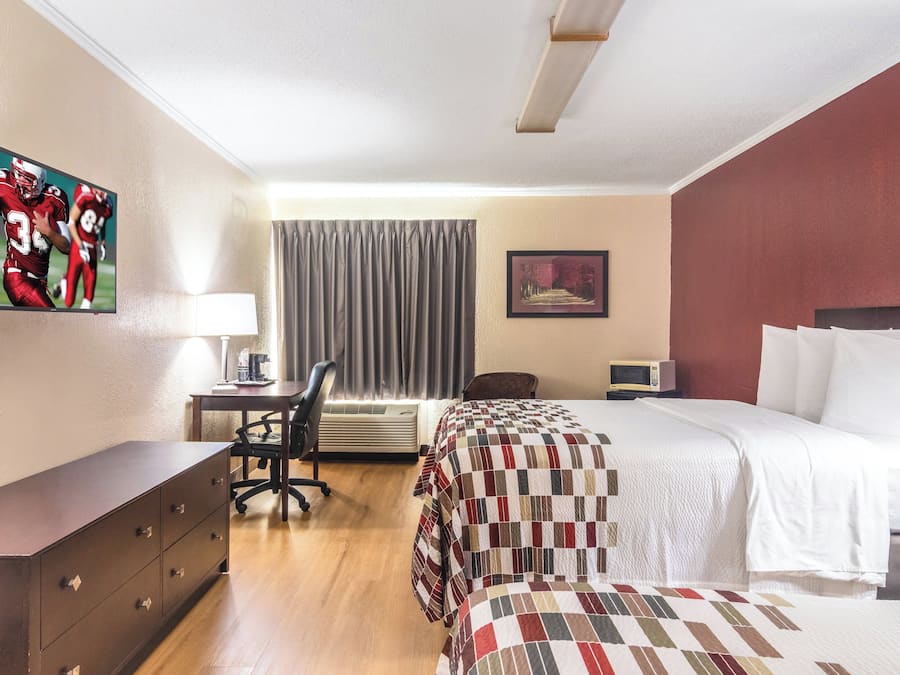 Deluxe Room, 2 Double Beds, Non Smoking | Desk, soundproofing, iron/ironing board, WiFi (free)