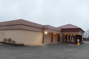 Exterior - Red Roof Inn Ashtabula - Austinburg (Austinburg)