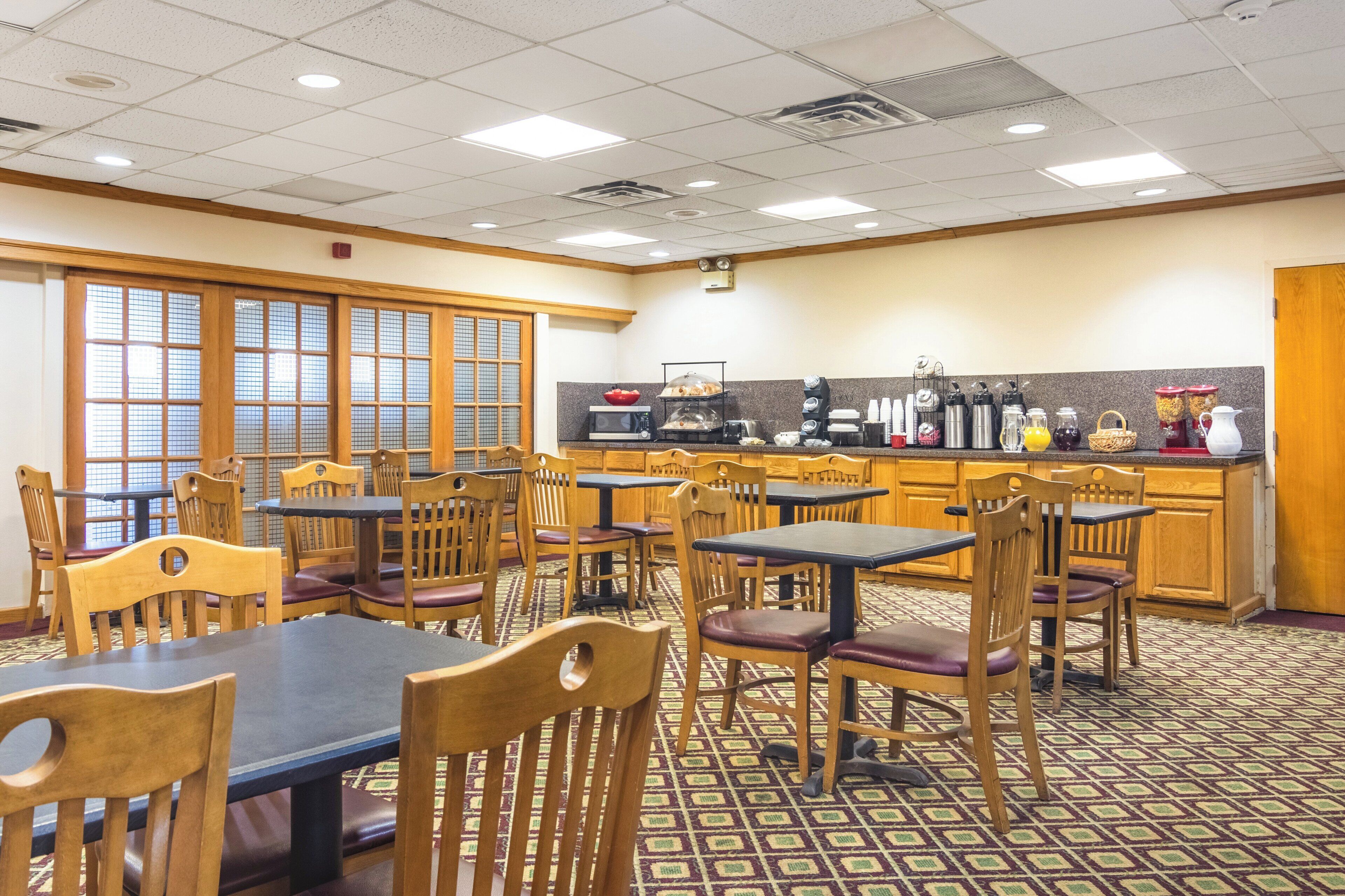 Free daily continental breakfast 