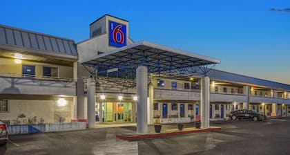 Motel 6 North Ridgeville, OH - Cleveland Intl Airport - N Ridgeville