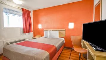 Blackout drapes, free WiFi, bed sheets