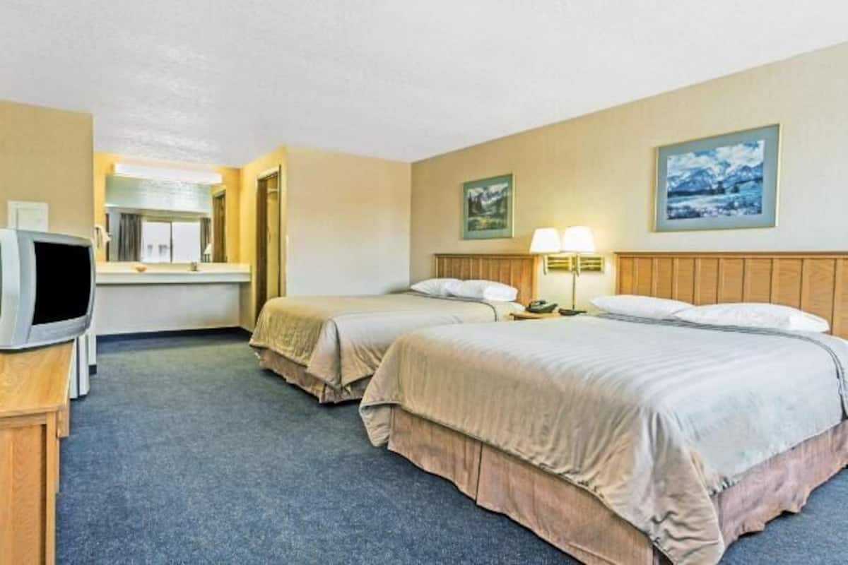 In-room safe, individually furnished, laptop workspace