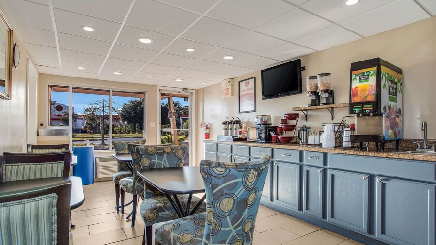 Econo Lodge Coliseum