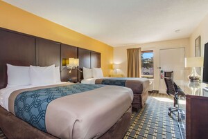 Ropa de cama de alta calidad y escritorio 