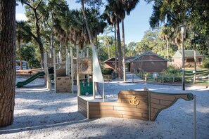 Área de juegos infantiles al aire libre