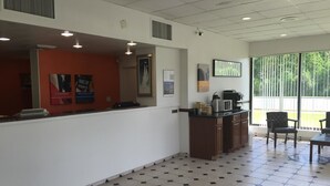 Unclassified image, 2 of 46, button - Motel 6 Yemassee, SC (Yemassee)
