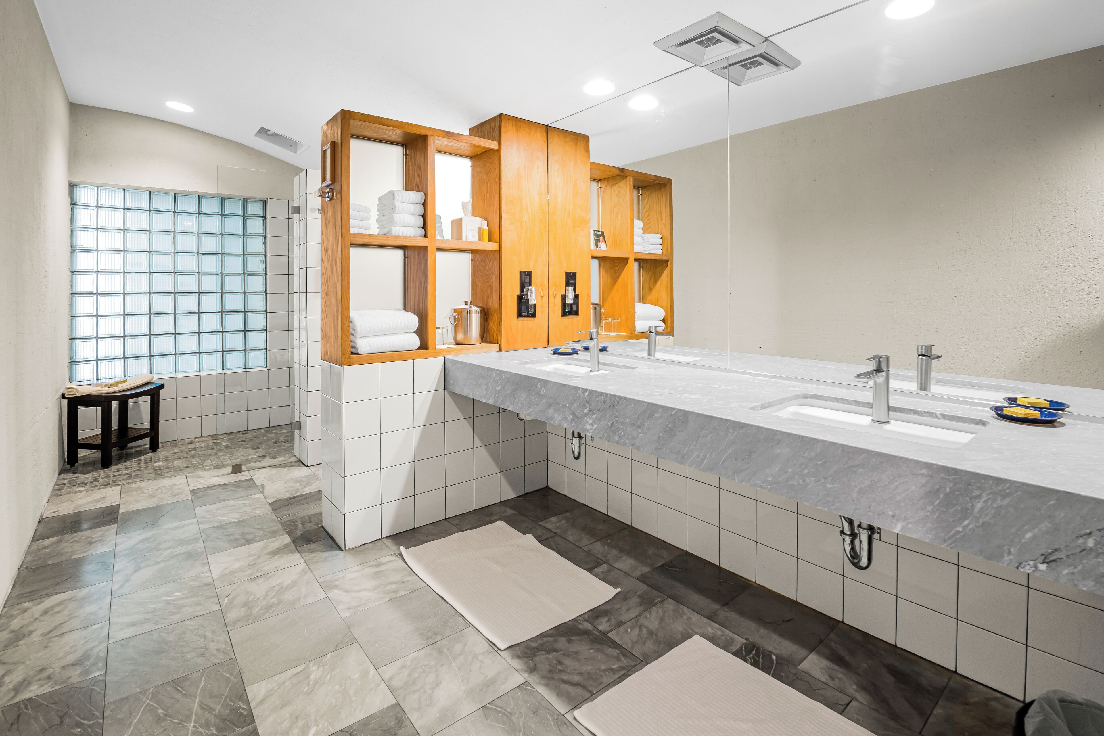 grand room, 1 queen bed | bathroom | deep-soaking bathtub, free toiletries, hair dryer, towels