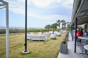 2 restaurants servant le petit déjeuner, spécialités Cuisine américaine