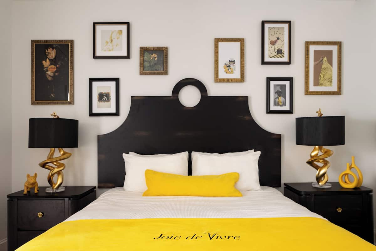 Enclave Interior Queen (No Windows) | Egyptian cotton sheets, premium bedding, pillowtop beds, in-room safe