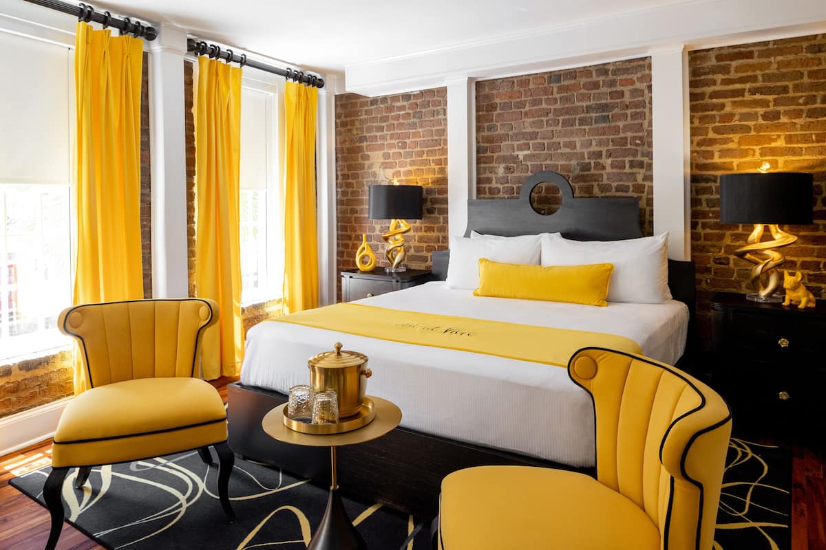 Enclave Premier King | Egyptian cotton sheets, premium bedding, pillowtop beds, in-room safe