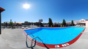 Udendørs pool