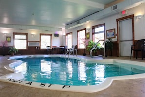 Piscine intérieure