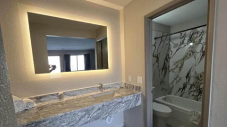 Days Inn by Wyndham El Paso Airport East
