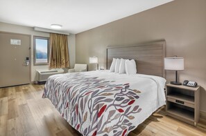 Superior Room, 1 King Bed, Accessible, Non Smoking (Roll-In Shower) | Desk, iron/ironing board, free cribs/infant beds, rollaway beds - Red Roof Inn Staunton (Staunton)