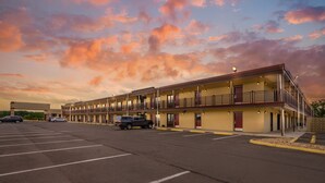 Exterior - Red Roof Inn Staunton (Staunton)