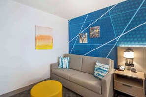Premium bedding, in-room safe, desk, laptop workspace