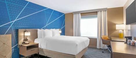 Standard Room, 1 Queen Bed | Premium bedding, in-room safe, desk, laptop workspace