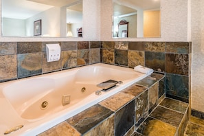 Suite, 1 King Bed, Non Smoking | Rollaway beds, free WiFi, bed sheets