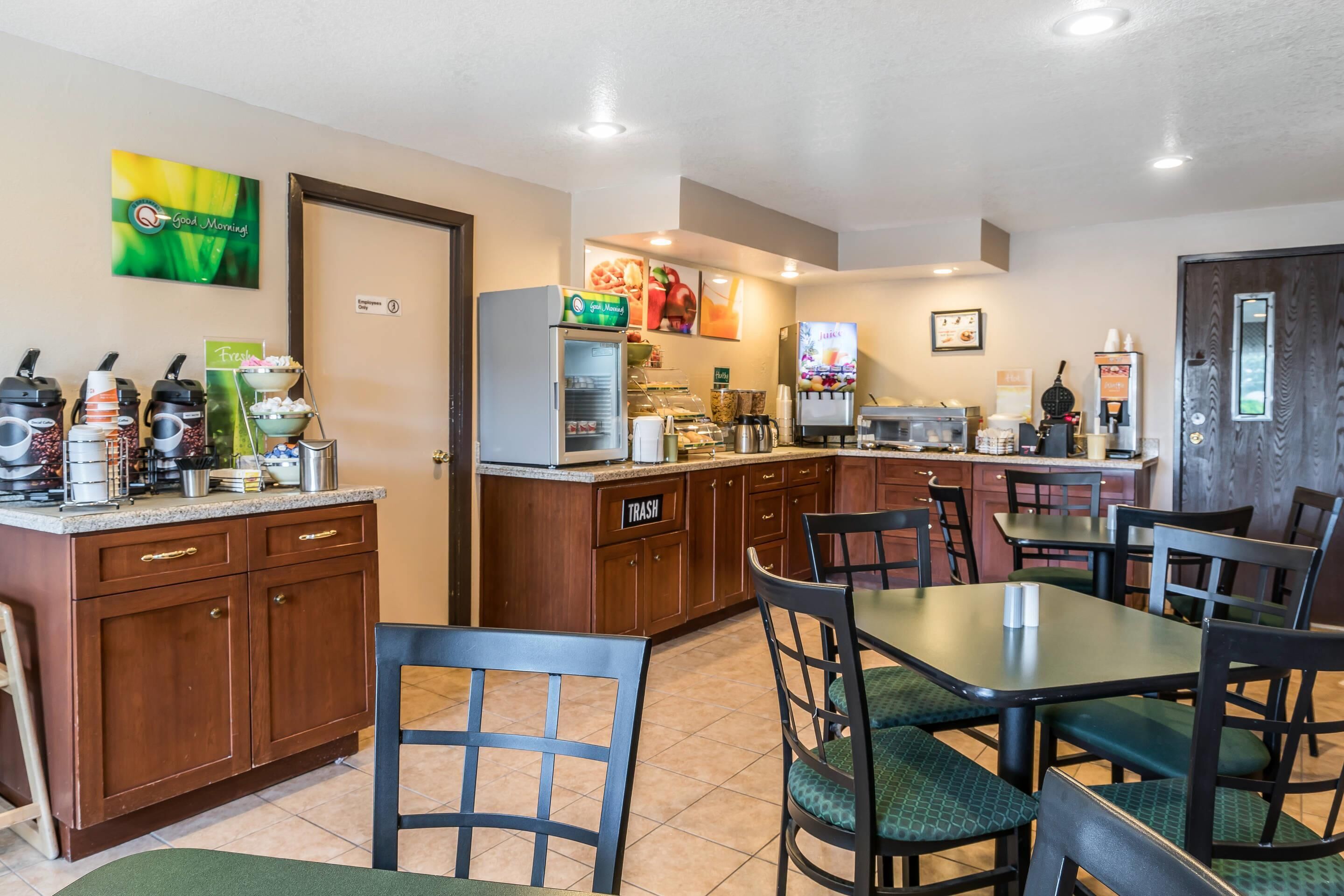 Free daily continental breakfast