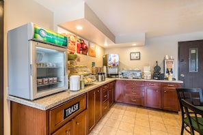 Free daily continental breakfast