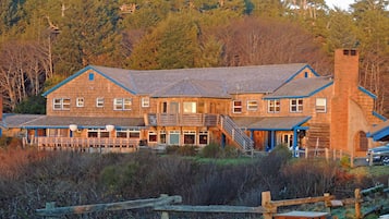 Studio | Exterior