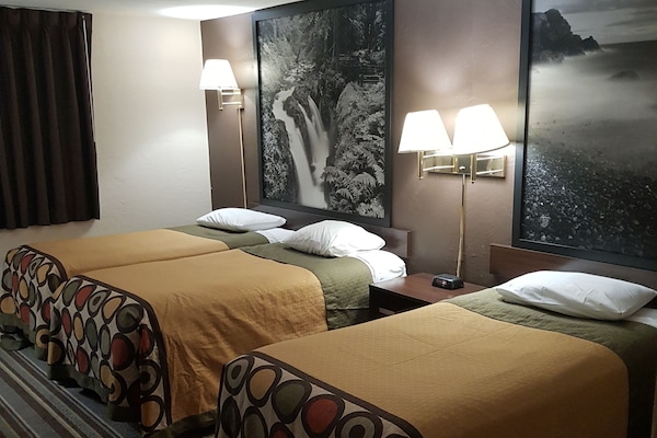 Room, Multiple Beds, Non Smoking (Pet-Friendly) | Desk, laptop workspace, blackout drapes, cribs (surcharge)