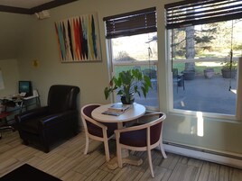 Tägliches inbegriffenes Frühstück zum Mitnehmen