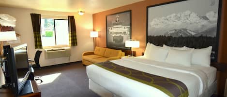 Studio Suite, 1 King Bed, Non Smoking | Premium bedding, in-room safe, desk, laptop workspace