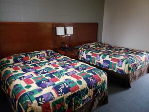 Double Room, 2 Double Beds | Free WiFi, bed sheets - Skyview Inn (Burlington)