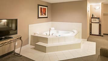 Suite, 1 letto king | Una cassaforte in camera, una scrivania, ferro/asse da stiro