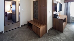 In-room safe, desk, iron/ironing board, cribs (free) - Holiday Inn Hinton by IHG (Hinton)