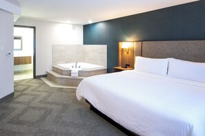 Suite, 1 Schlafzimmer, barrierearme Badewanne, Whirlpool | Zimmersafe, Schreibtisch, Bügeleisen/Bügelbrett, kostenlose Babybetten