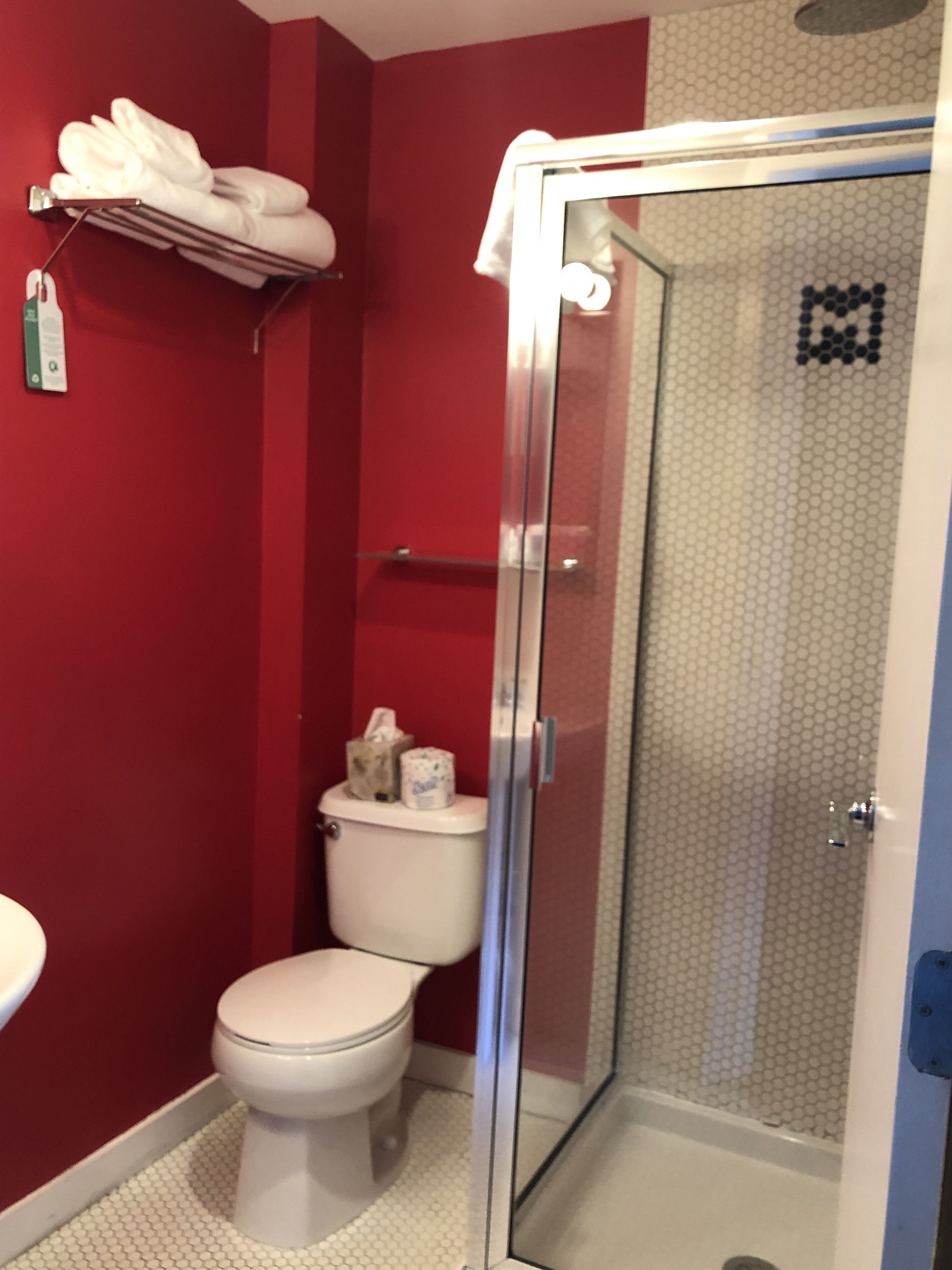 mini room, 1 double bed | in-room safe, blackout curtains, iron/ironing board, free wifi