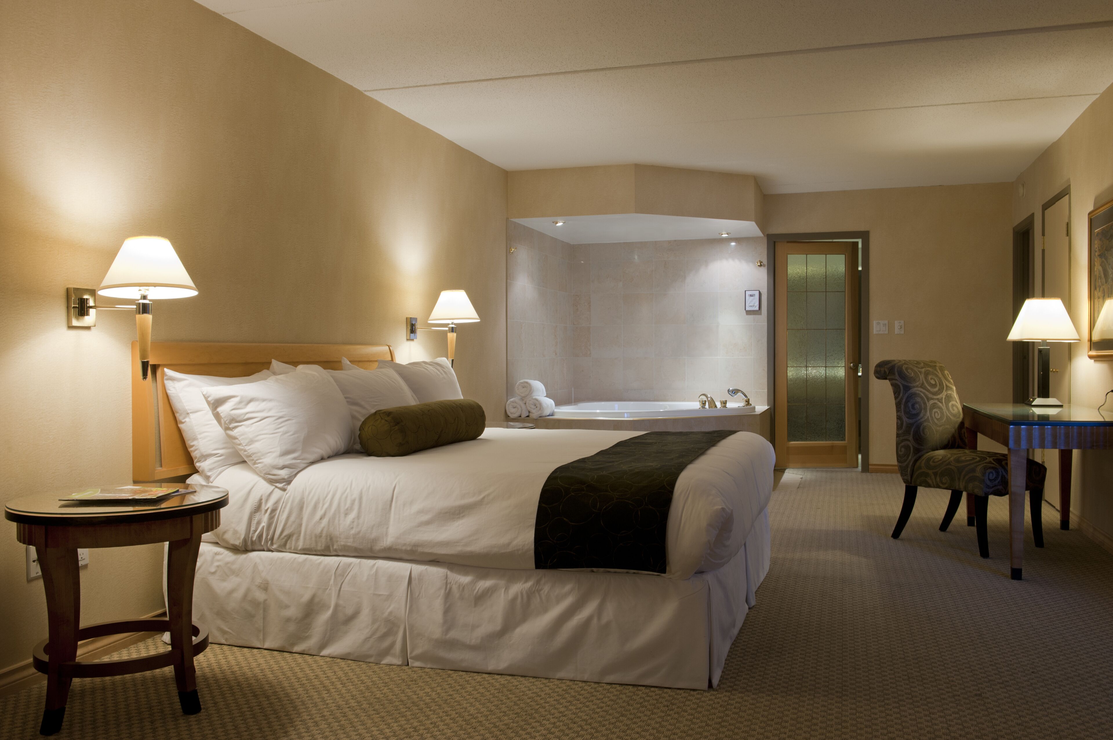 presidential suite, 1 king bed (one-bedroom suite) | hypo-allergenic bedding, in-room safe, desk, blackout curtains