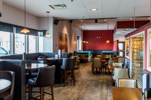 Restaurant - Ramada Plaza by Wyndham Prince George (Prince George)