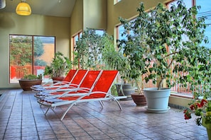 Indoor pool, sun loungers