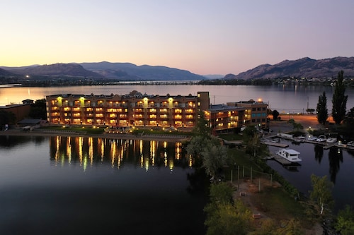 Holiday Inn Hotel & Suites Osoyoos by IHG