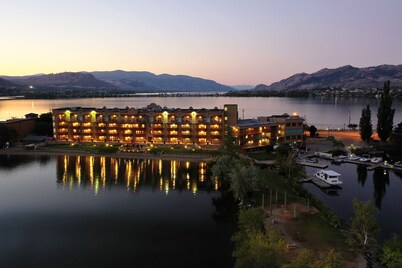 Holiday Inn Hotel & Suites Osoyoos by IHG