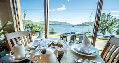 Holiday Inn Hotel & Suites Osoyoos by IHG