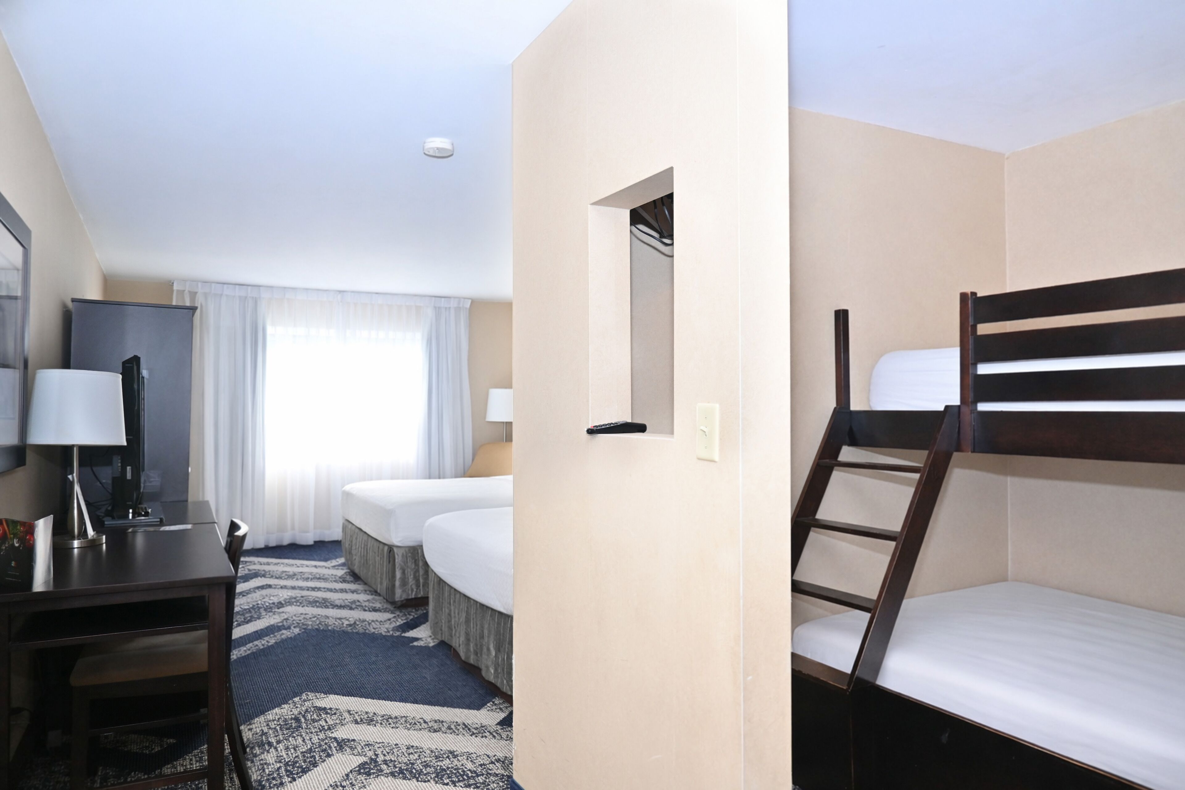 Chambre supérieure | Bureau, espace de travail pour ordinateurs portables