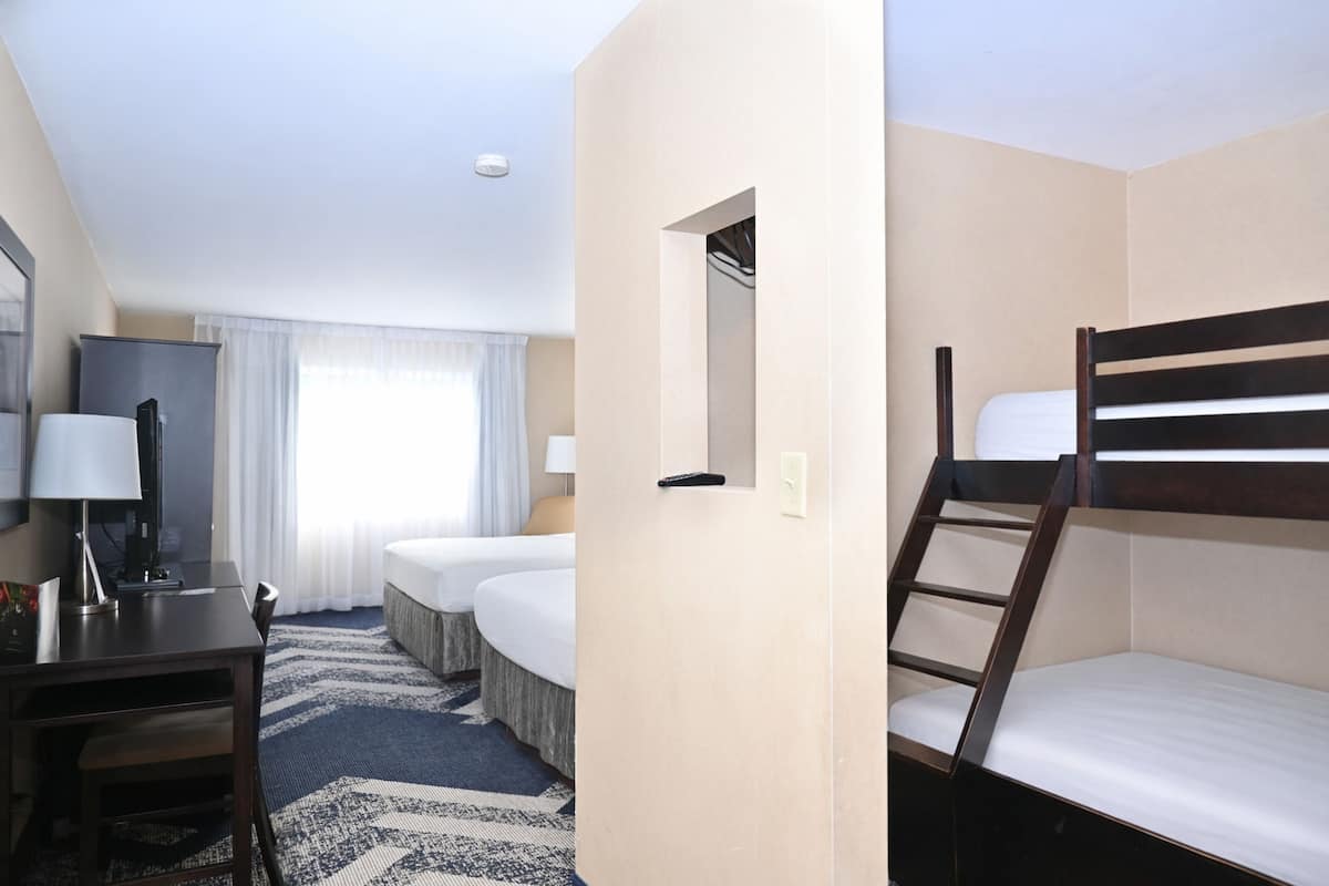 Chambre supérieure | Bureau, espace de travail pour ordinateurs portables