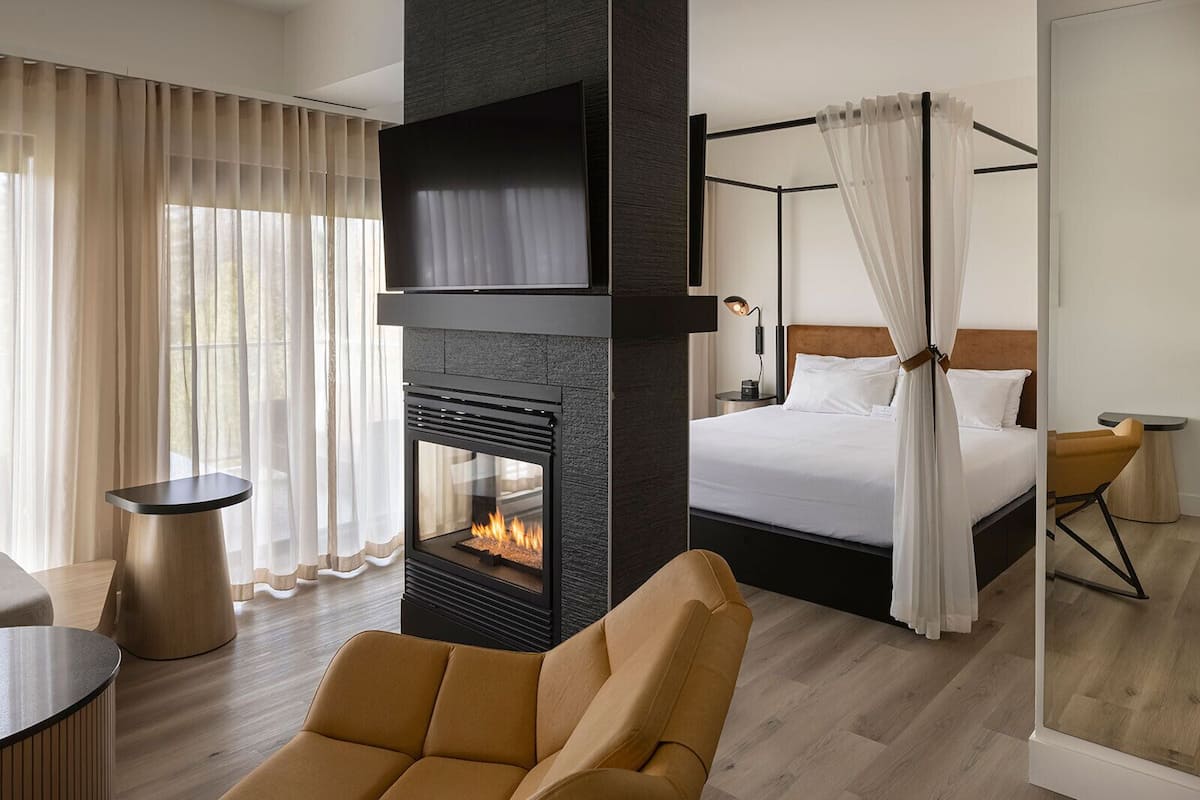 Suite, 1 King and 1 Day bed, Spa, Garden View (Émotion)