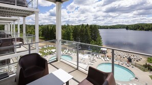 Suite, 1 King Bed with Day bed, Lake View (Emotion) | 1 quarto, cortinas blackout, quartos à prova de som