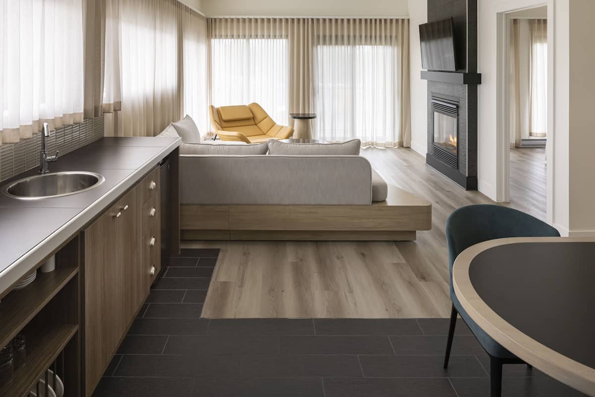 Junior Suite, 1 King Bed with Day bed, Garden View (Emotion)