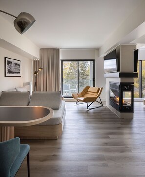 1 camera, tende oscuranti, insonorizzazione, ferro/asse da stiro