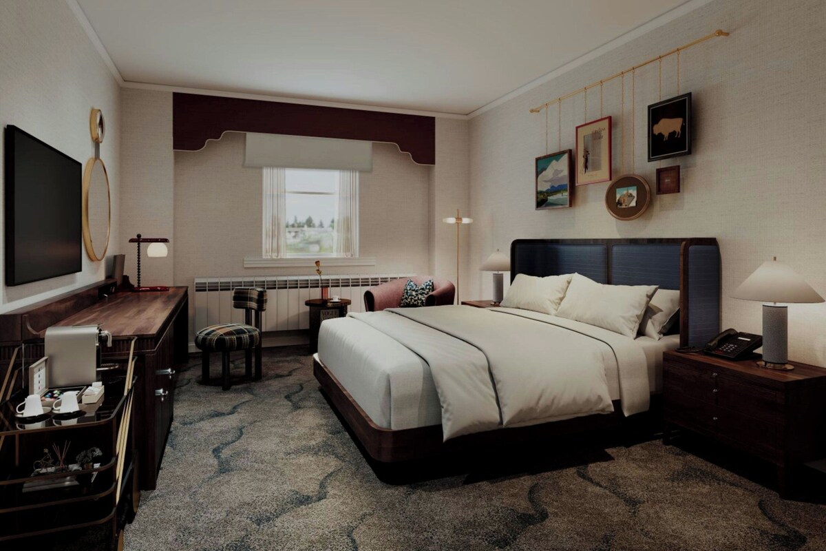 Chambre, 1 très grand lit, vue sur la ville | Lit avec matelas à plateau-coussin, coffre-fort, bureau