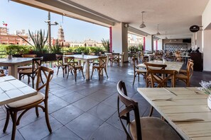 Dining - Ramada Plaza Leon (León)