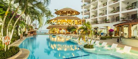 3 개의 야외 수영장