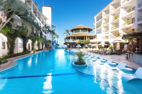 3 outdoor pools